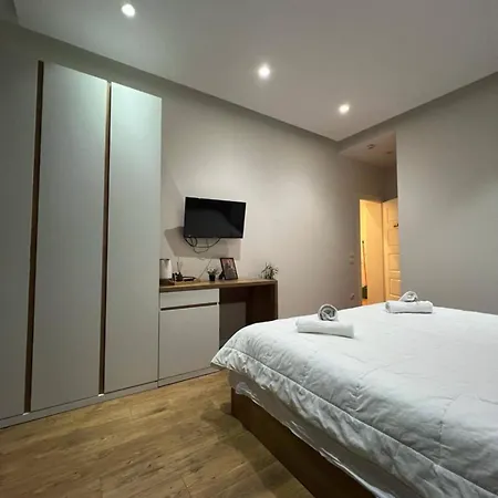 Urban 1 3* Тирана